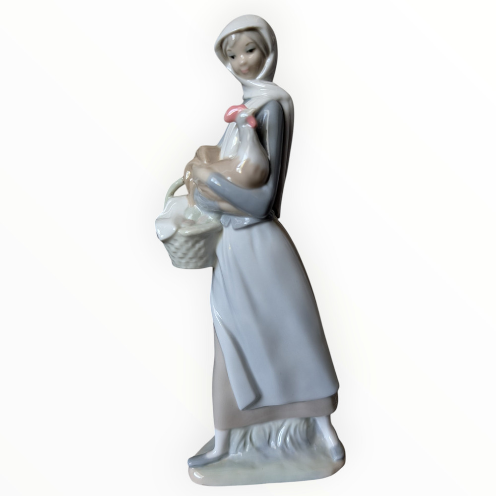 Lladro 4591 Girl With Cockerel Rooster and Basket Porcelain Figurine Chicken